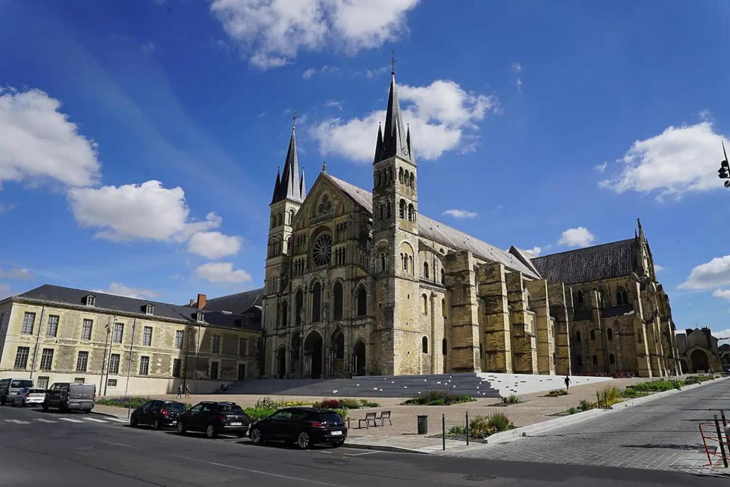 Le Clovis - Centre - Cathedrale Reims Exterior foto