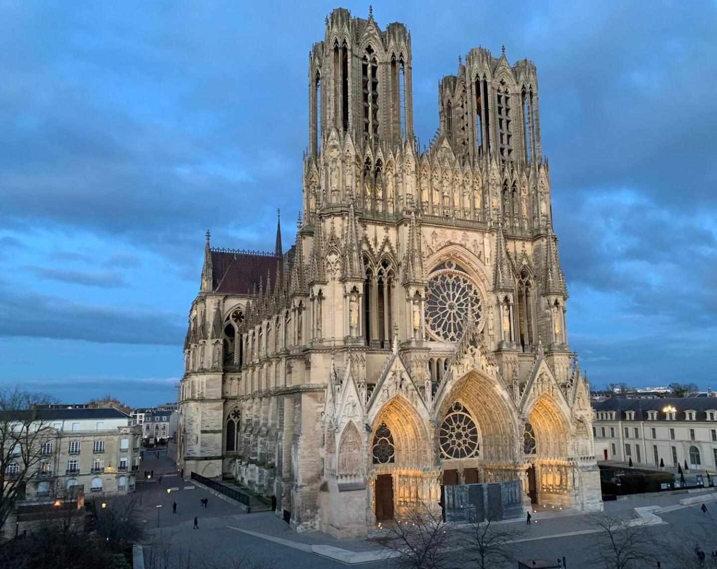 Le Clovis - Centre - Cathedrale Reims Exterior foto